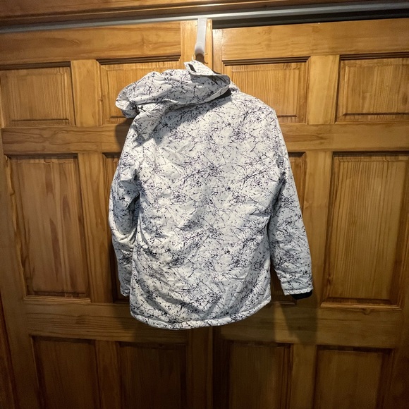 Ski Jacket - Picture 2 of 6